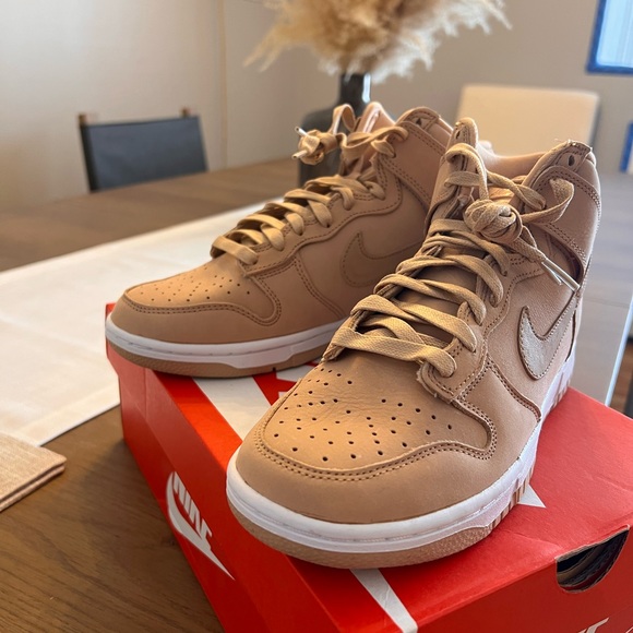 Nike Men’s High-Top Sneakers in Light Tan Vanchetta Tan - Picture 16 of 16